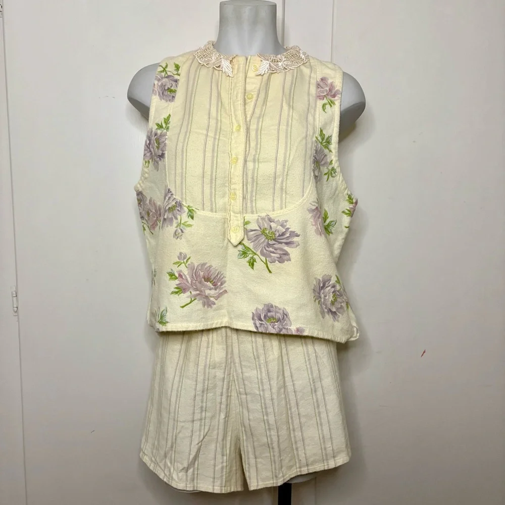 Vintage 80s Laura Adams Pale Yellow Floral Flannel Pajama Set Crop Tank Shorts - Picture 1 of 12